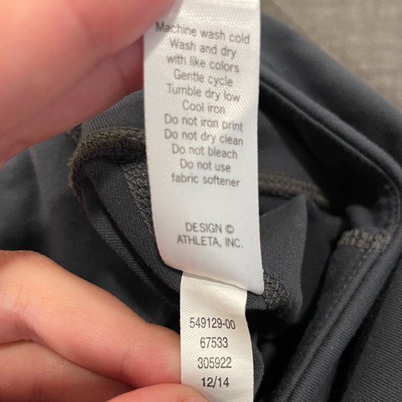 Women's Athleta Power X's and O's Black Capri Pants - size XS - Picture 12 of 12